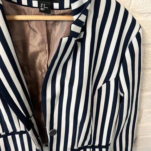 H&M Fitted Striped Blazer - Picture 8 of 10
